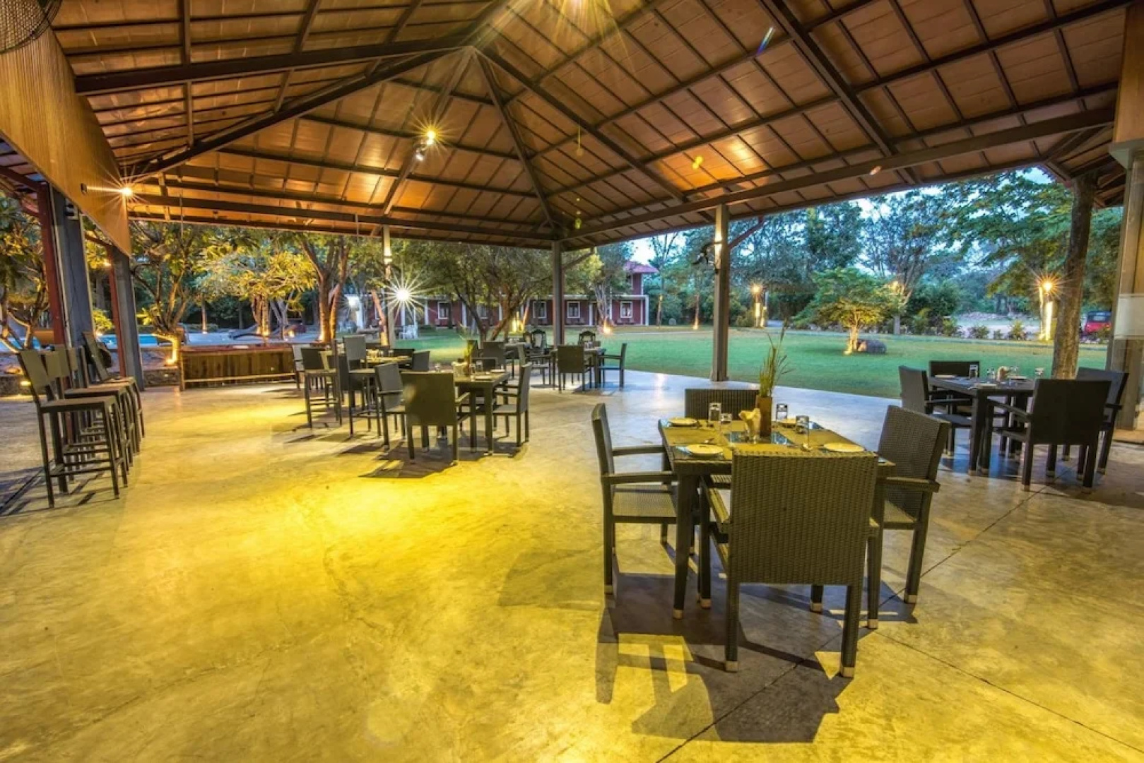 Hotel Mahanuge