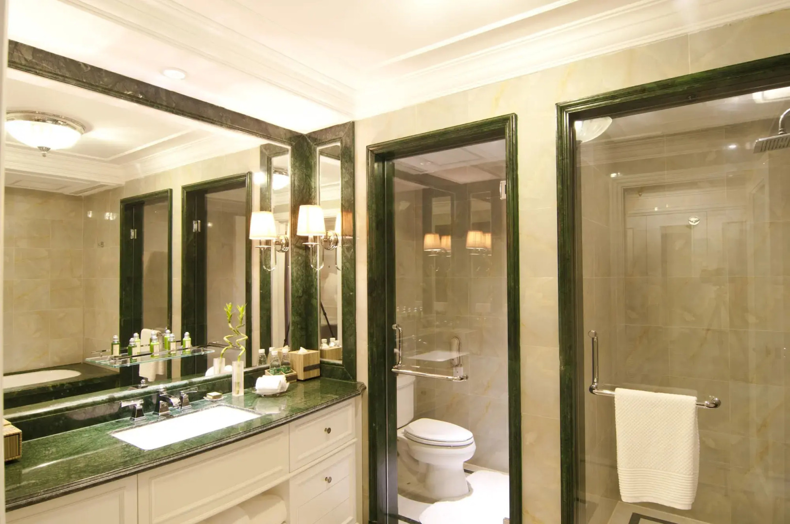 Royal Grace Hotel Optics Valley Wuhan