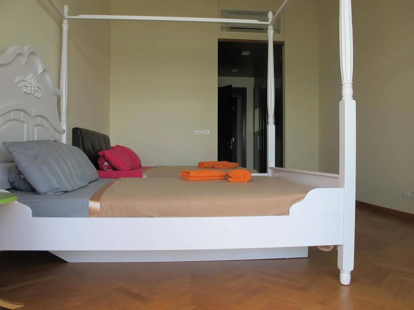 Luxury Suites @ Straits Quay