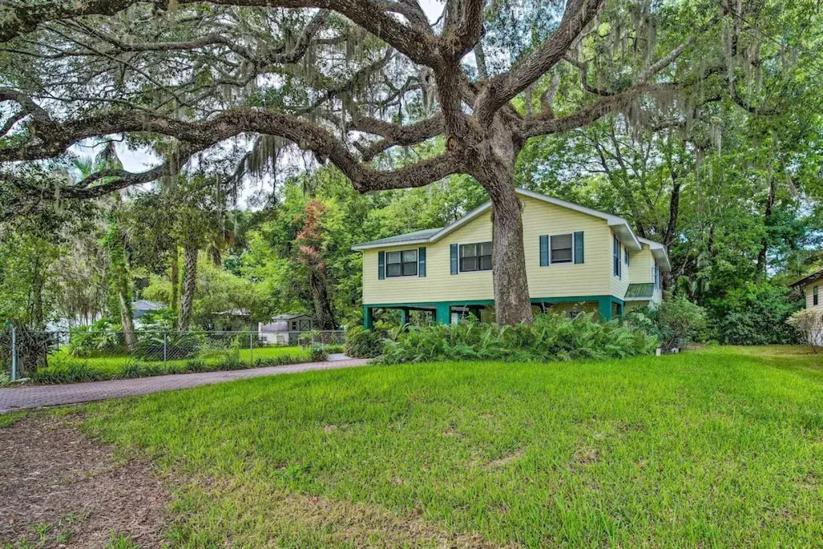 Waterfront Inglis Getaway ~ 5 Mi to the Gulf!