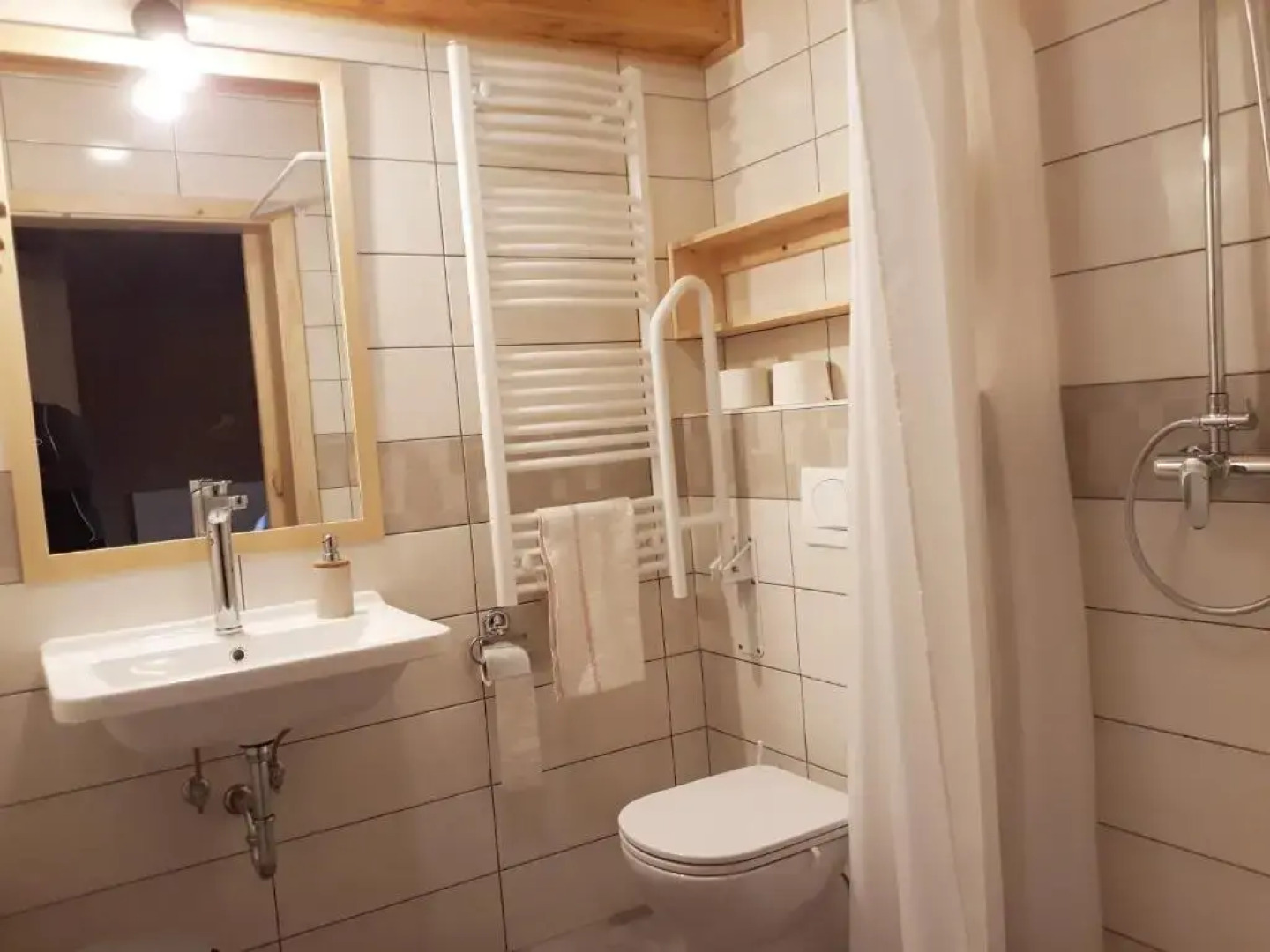 youth hostel arsviva