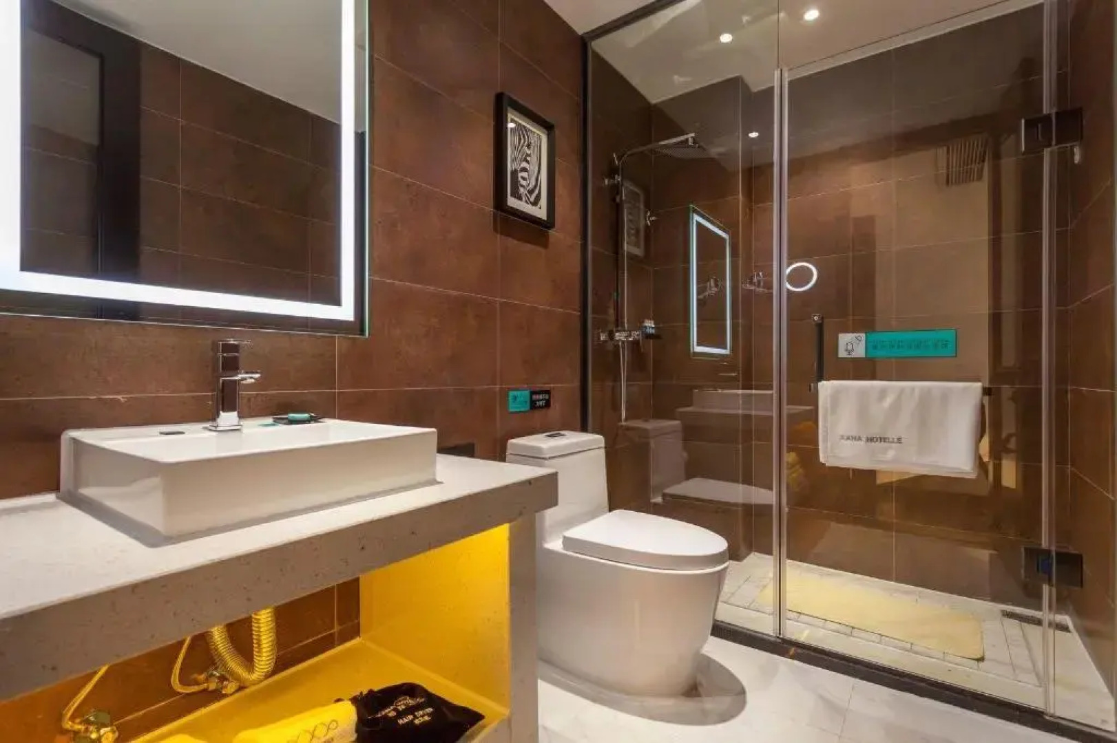 Xana Hotelle Chengdu Railway East Station West Square