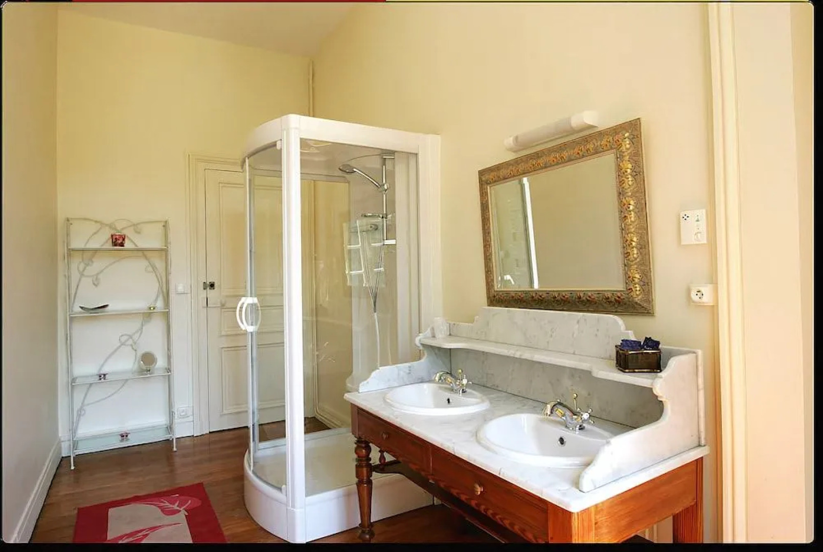 Au Chateau de Montbraye