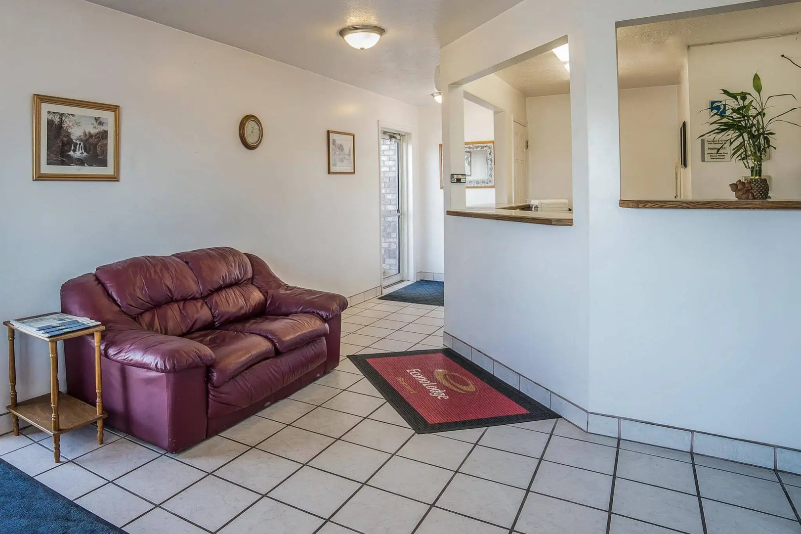 Ameri-Stay Inn & Suites