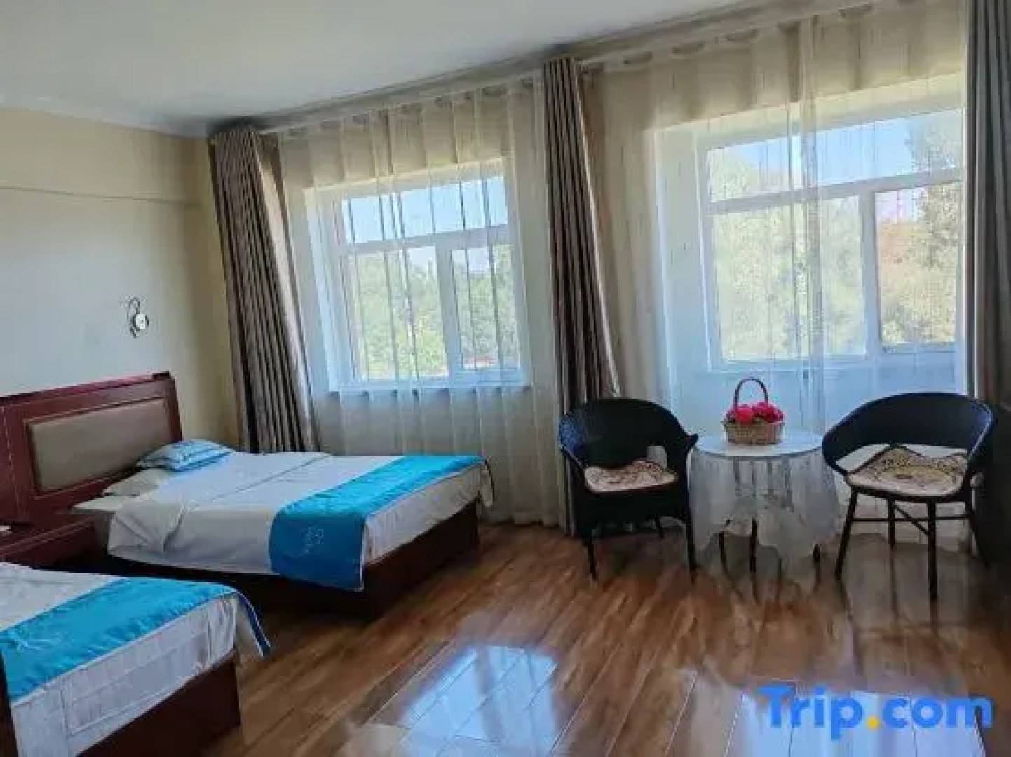 Tacheng Youyuan Business Hotel