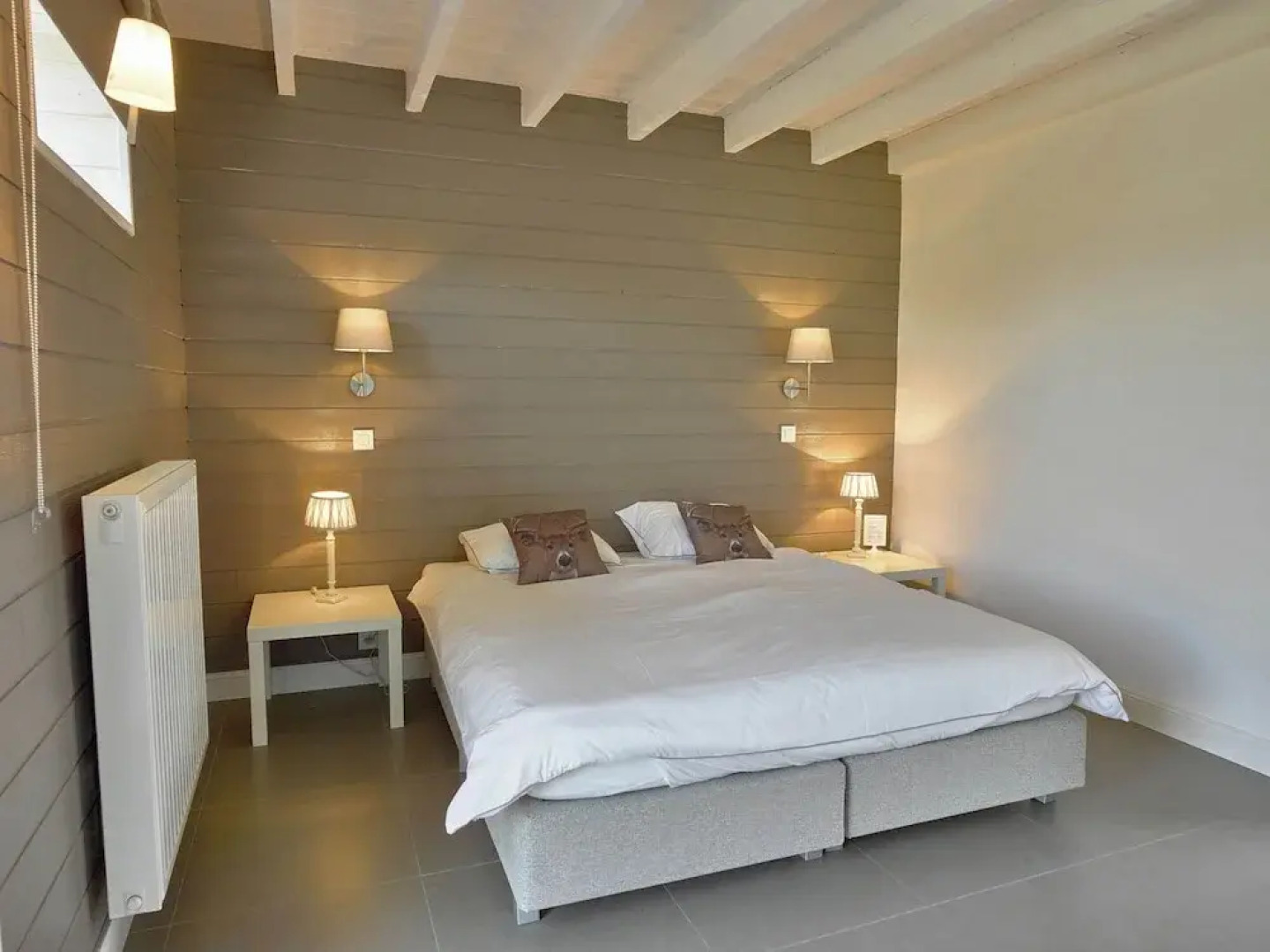 Diksmuide Mansion With Games