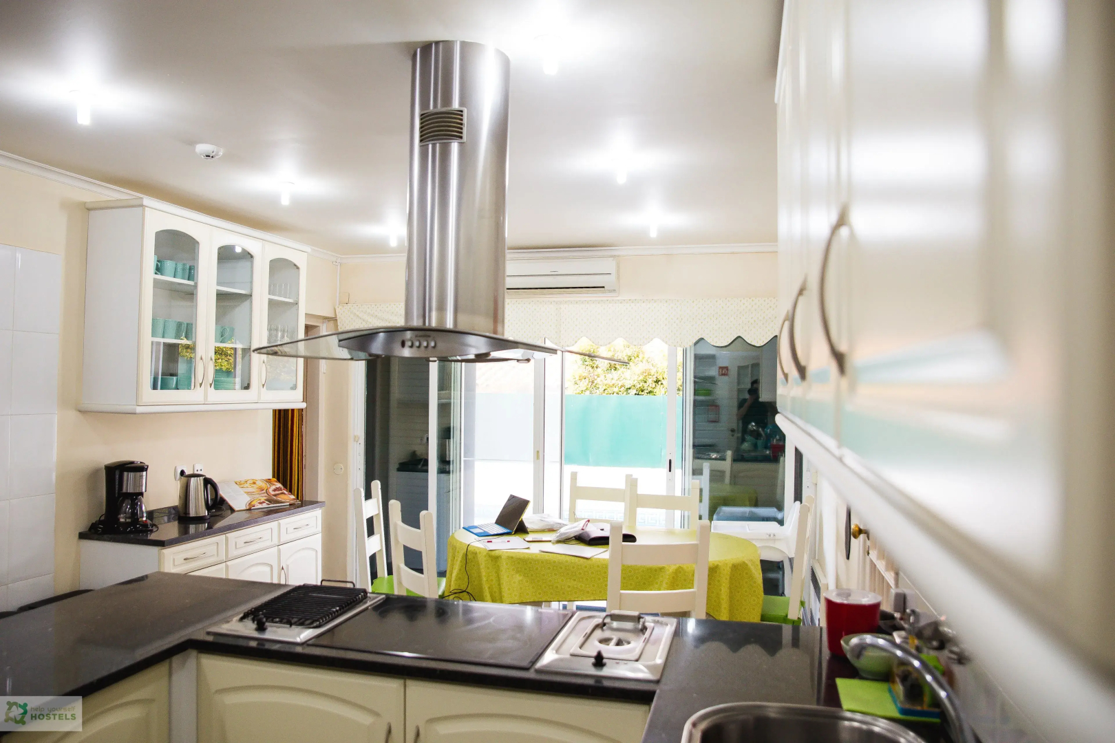 Help Yourself Hostels Carcavelos Coast