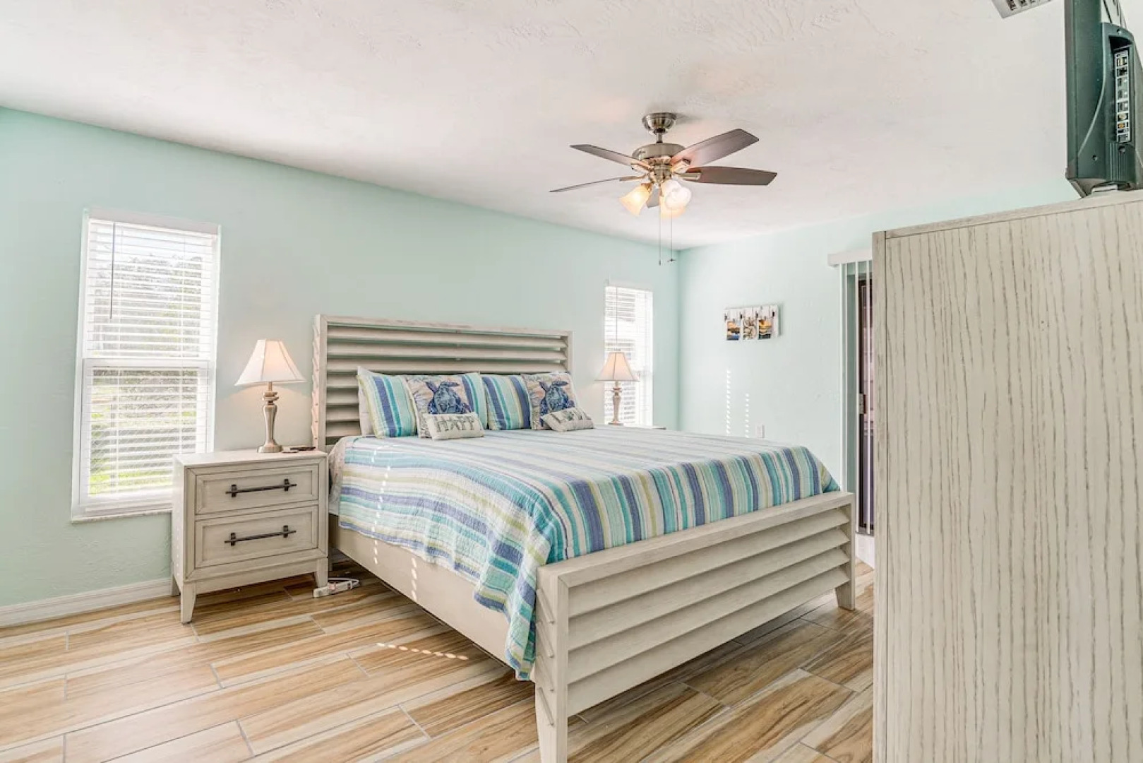 Riverfront Home With Private Dock, Fire Pit!