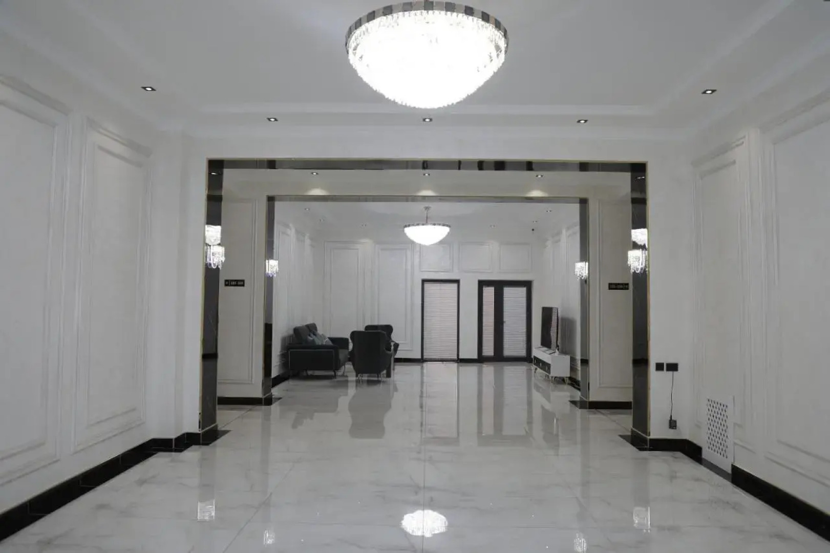Status Hotel (Статус)