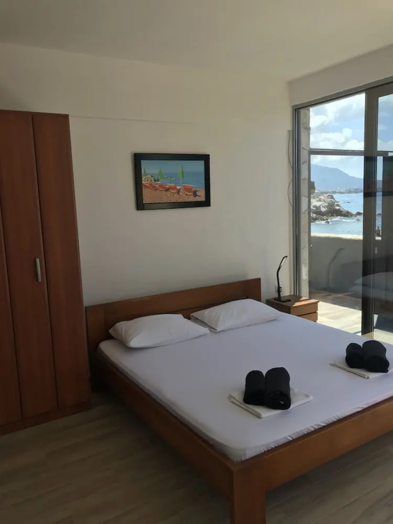 Apartments Red Beach