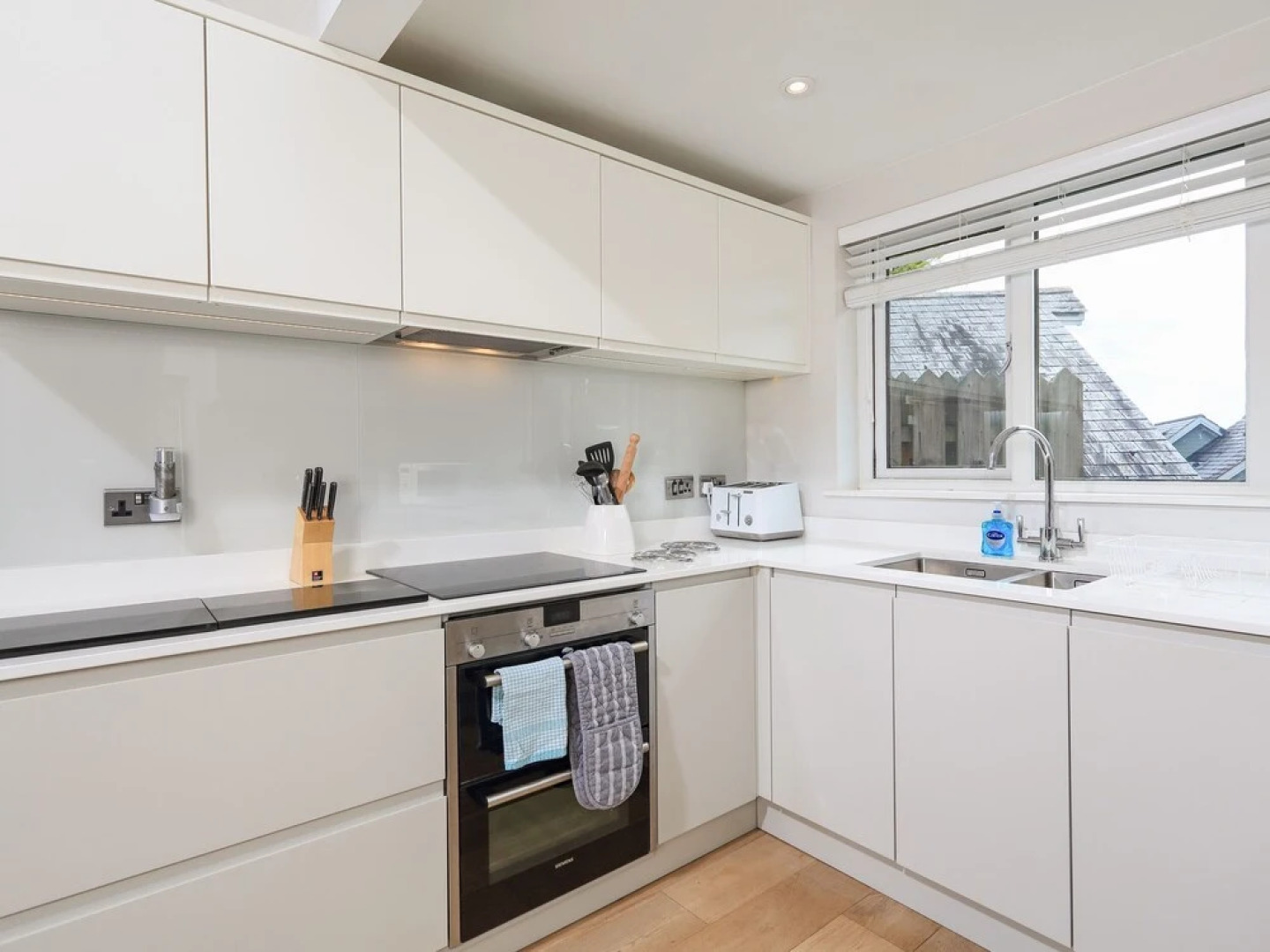 Keepers Lodge, Hillfield Village