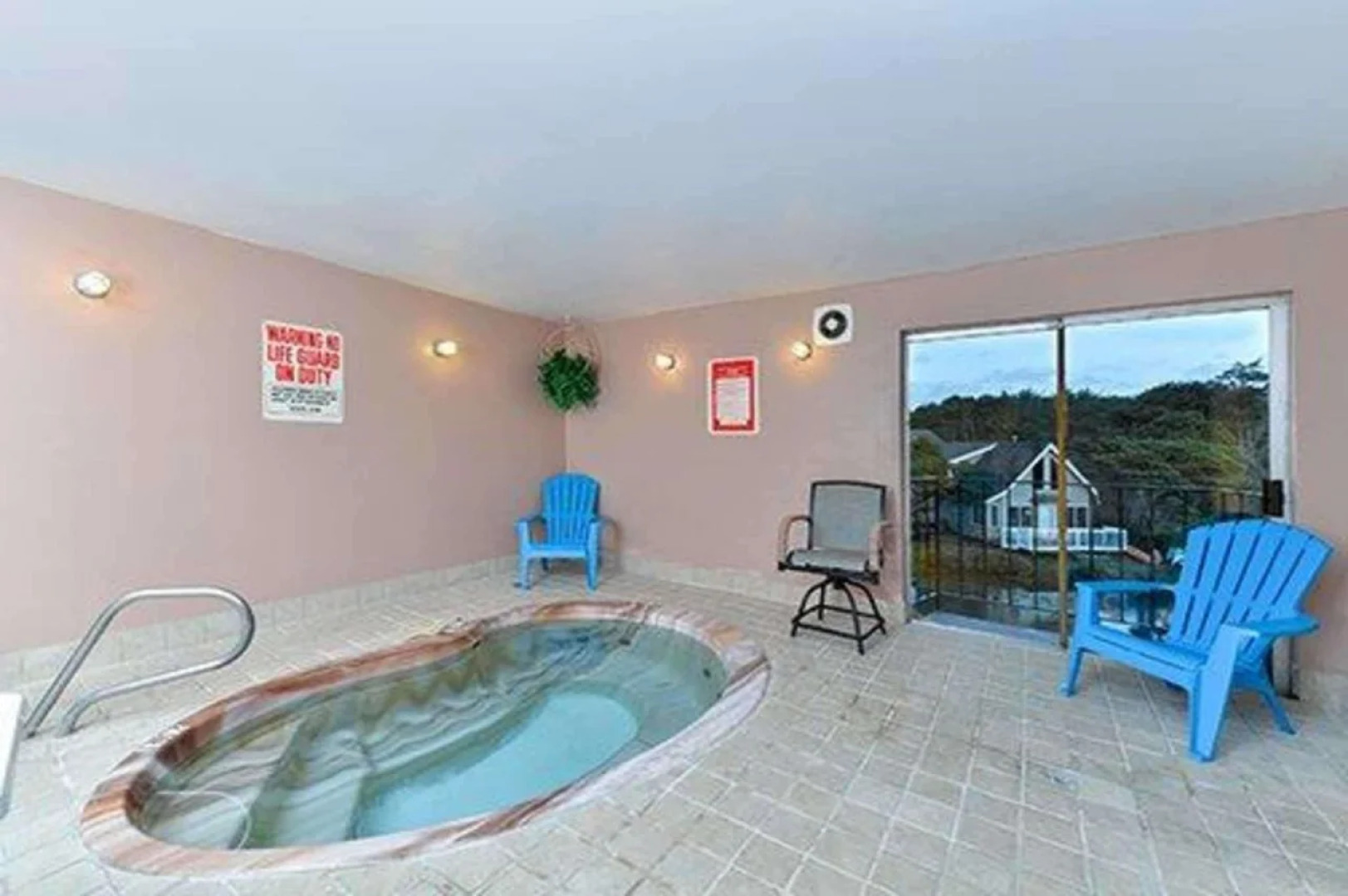 Rodeway Inn & Suites