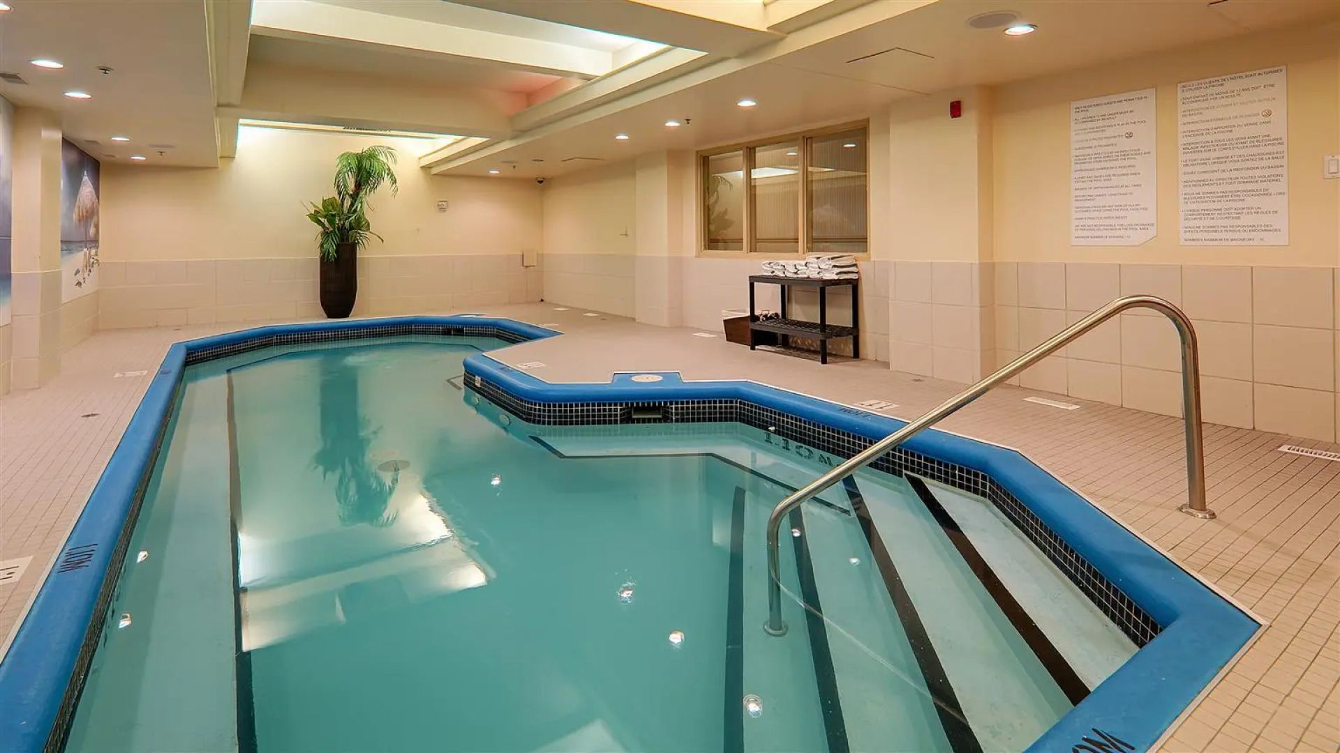 DoubleTree by Hilton Montreal Airport