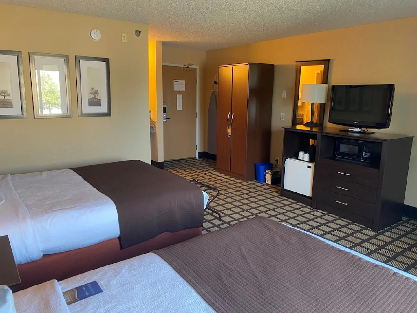 Baymont Inn & Suites Lakeville