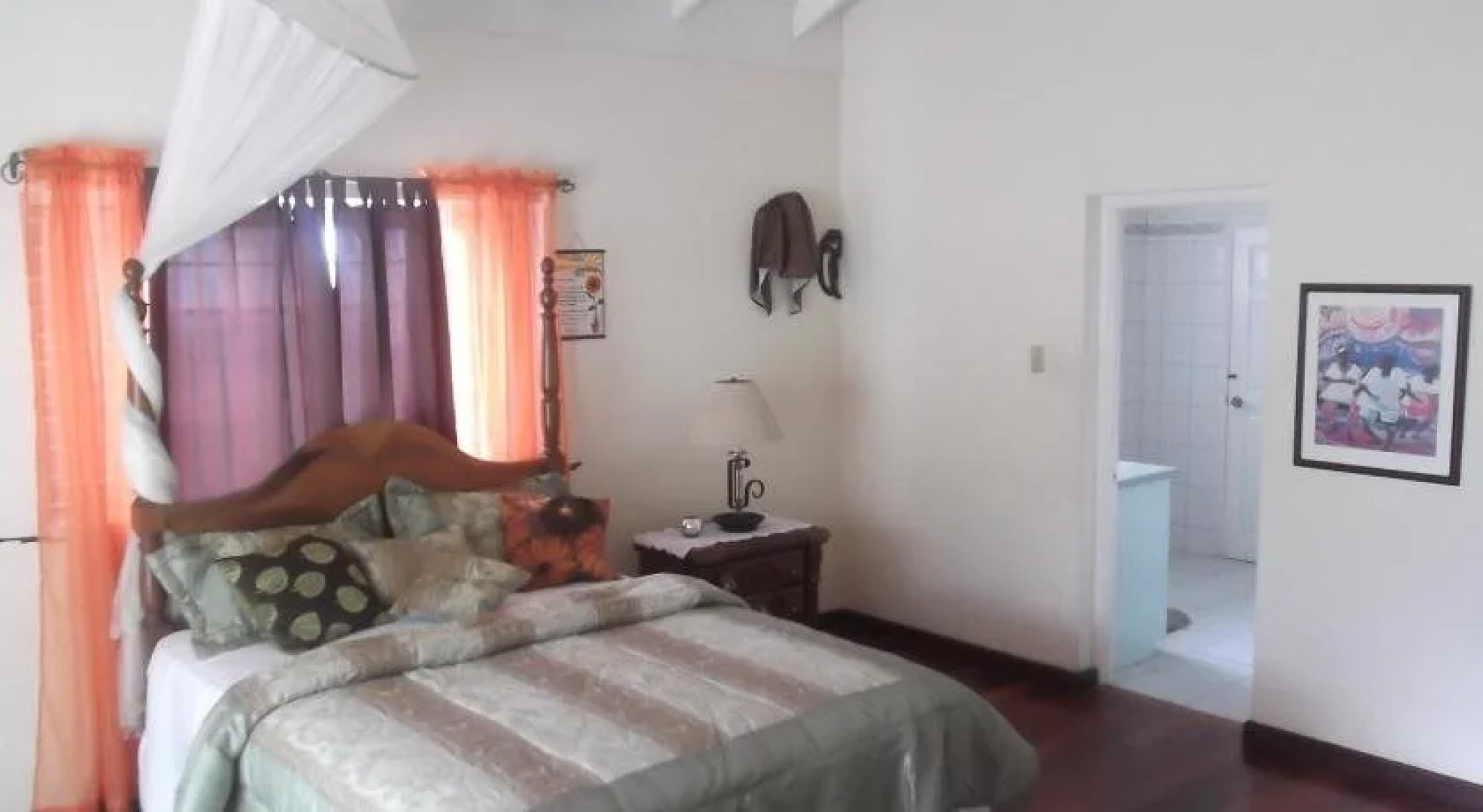 Hill Top Kingston Jamaica Bed & Breakfast