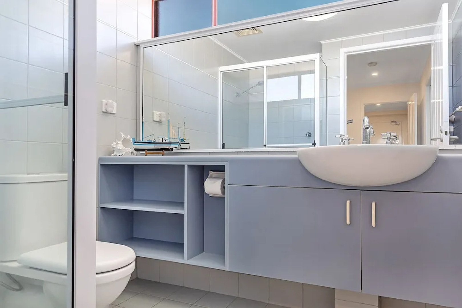 Le Vogue, Unit 22, 16 Magnus Street