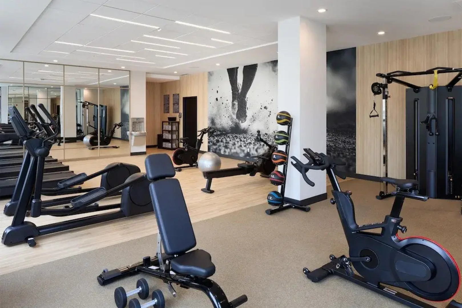 Hyatt Place Montreal Airport