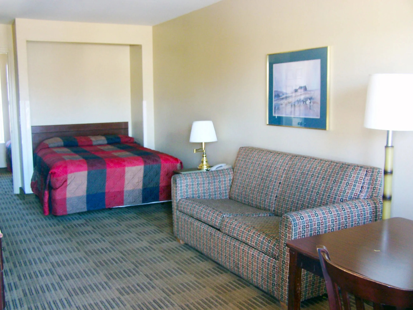 Crossland Economy Studios - Kansas City - Lenexa - 95th St.