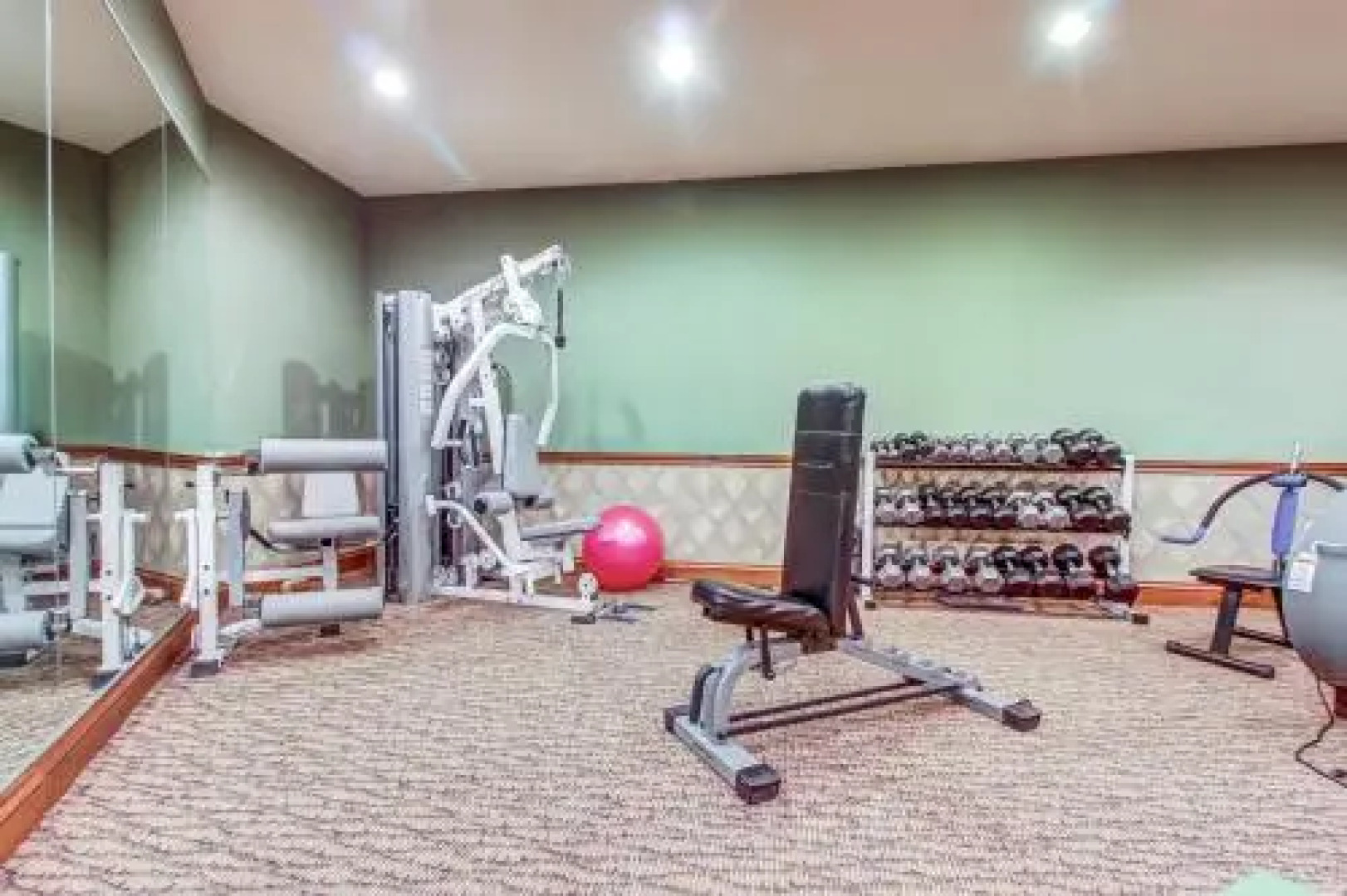 Eagle Springs East 206: White Fir Suite