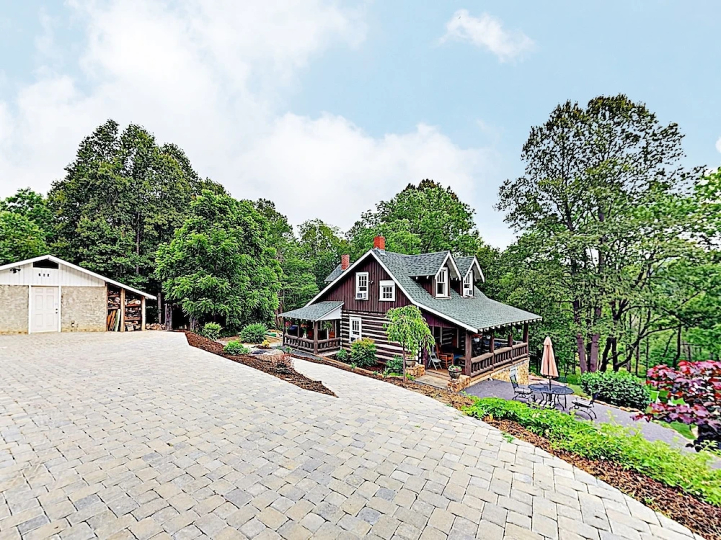 280 Arden - 3 Br Cabin