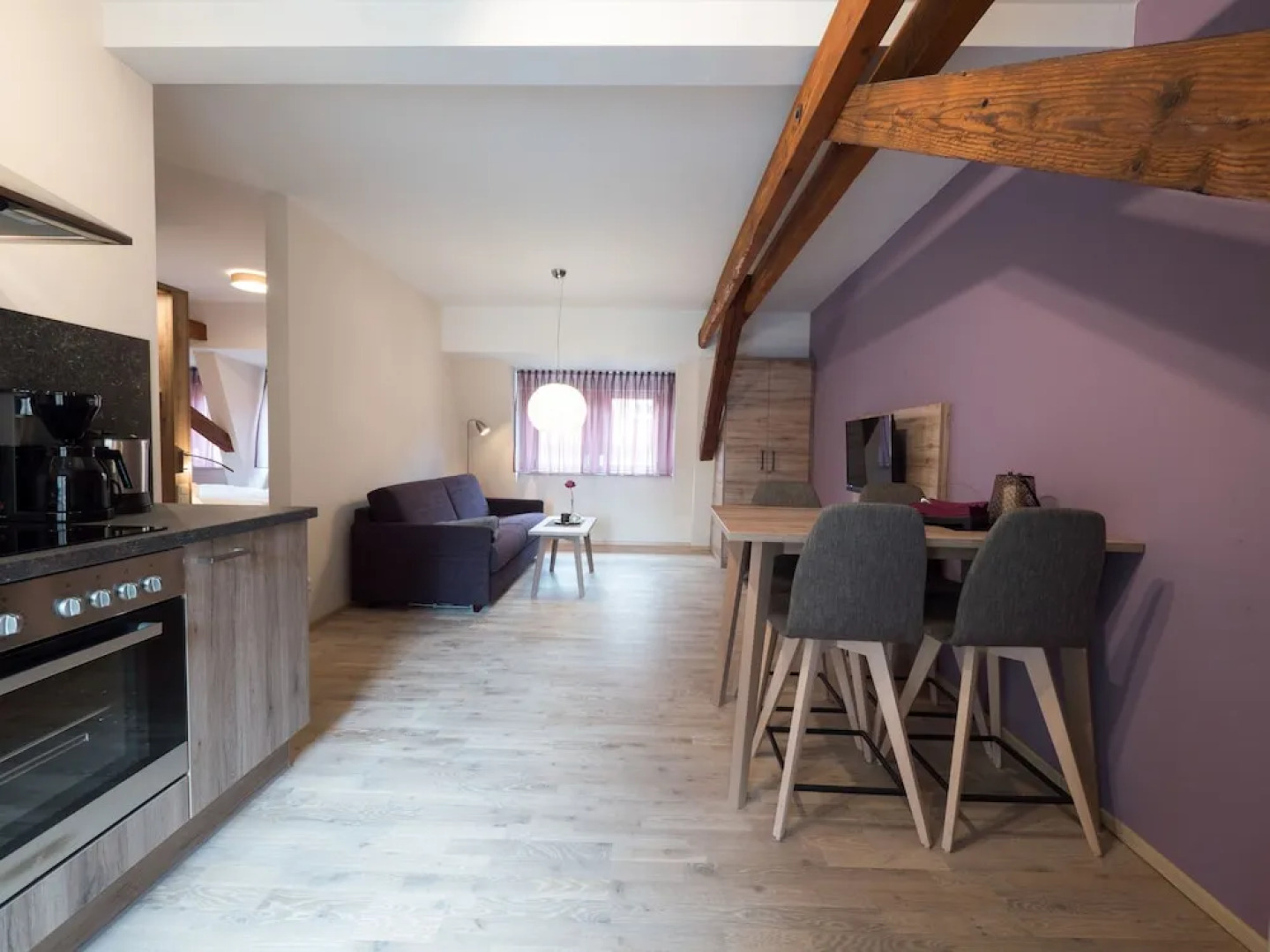 Weinbar und Hotel FahrAway