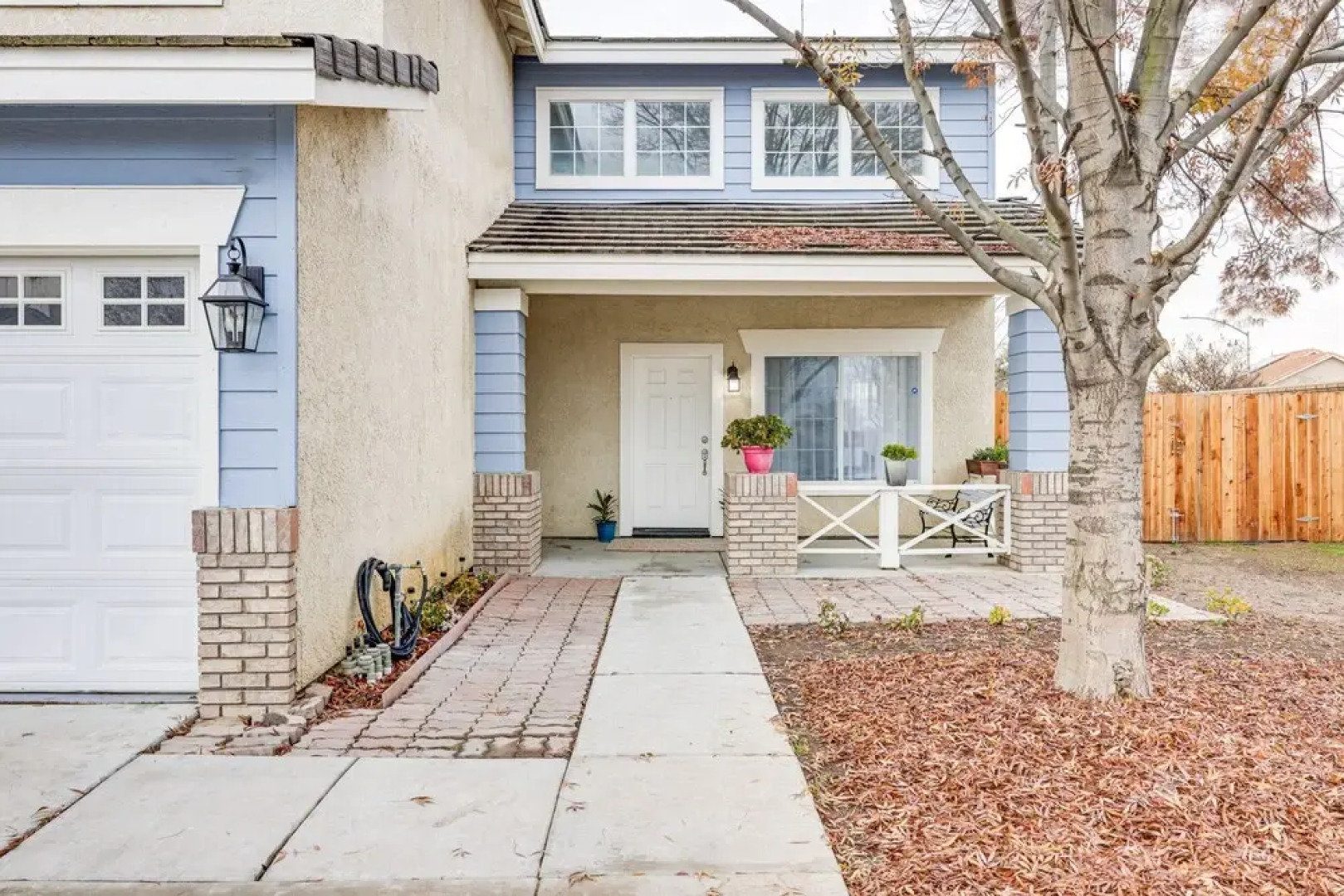 Spacious Los Banos Home w/ Patio - Dogs Welcome!