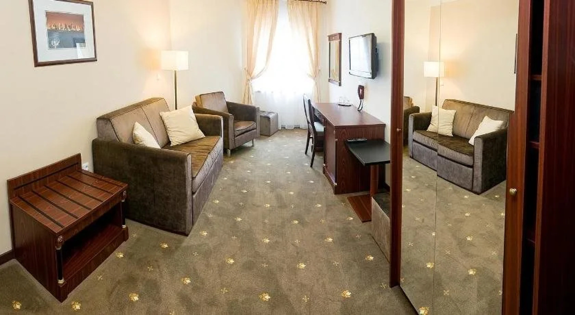 Hotel & Apartments U Černého orla