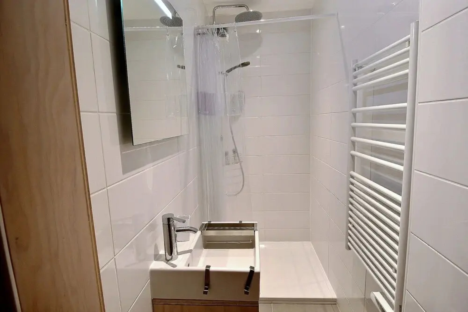 Mirois - Montagne 26 Ski-in Apartment on the Slopes in Les Crosets