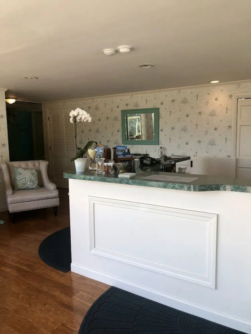 Sands of Time Motor Inn & Harbor House