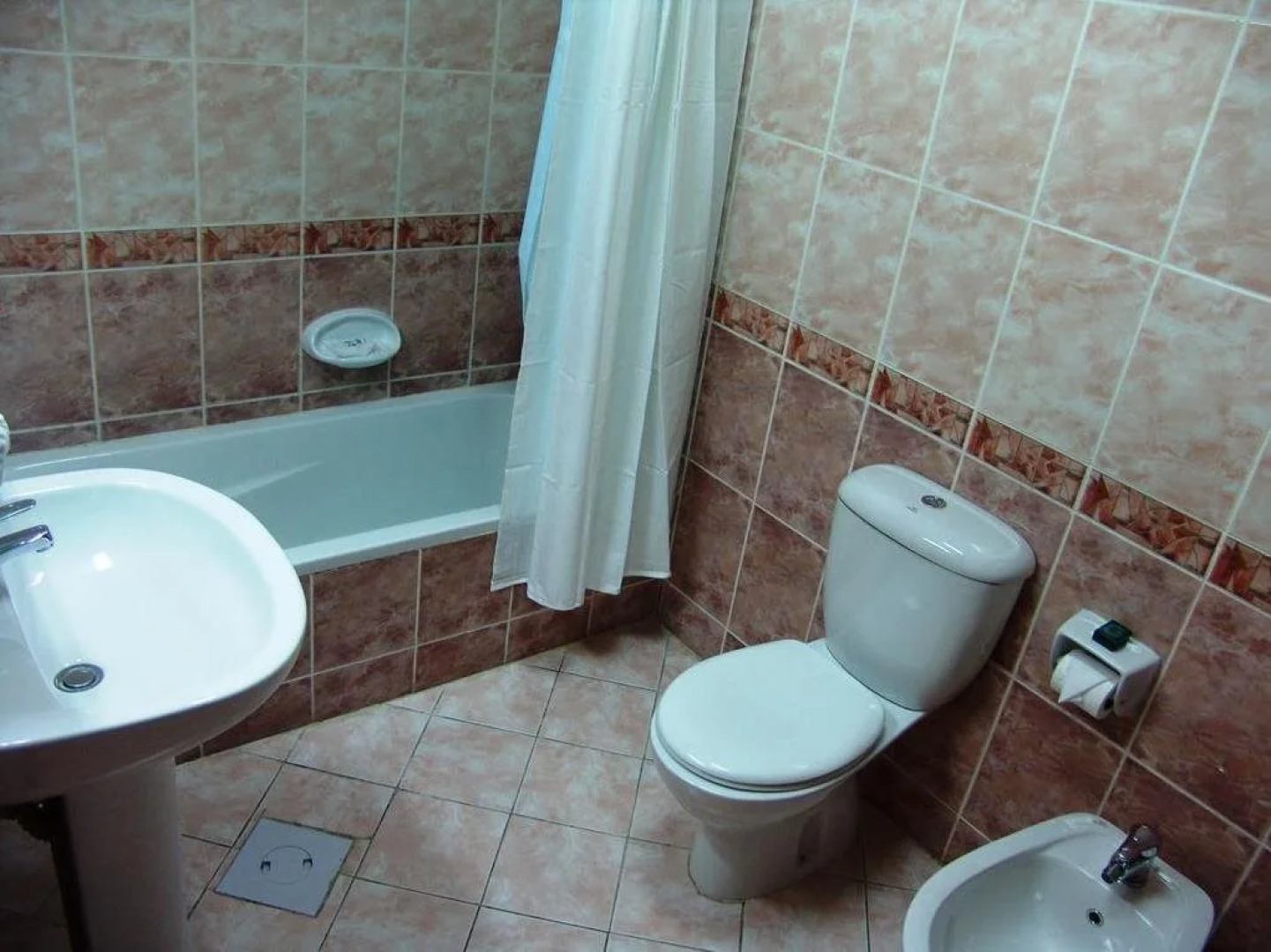 Al Sadd Suites Hotel