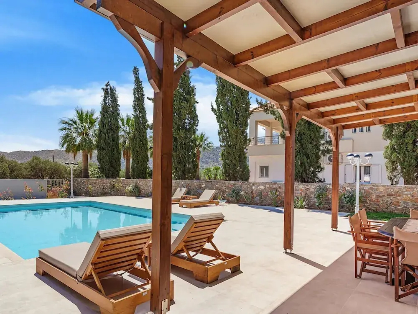 Villa in Epano Sisi Near Child-friendly Beach