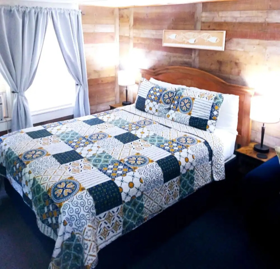 Evening Shade River Lodge and Cabins