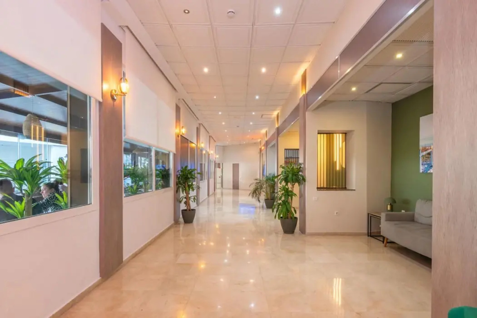 Hotel Parasol by Dorobe