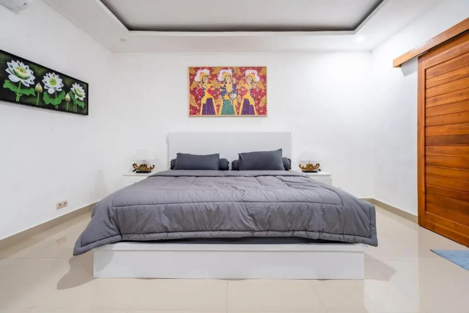 Pini Sentana Village