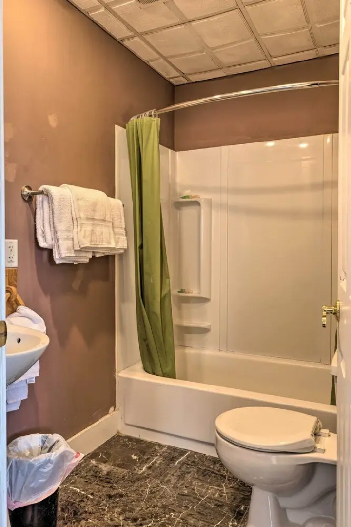 Pet-friendly Apt: Walk to Missouri River!