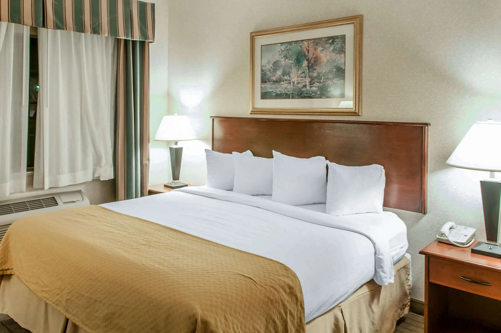 Quality Inn & Suites Grants - I-40