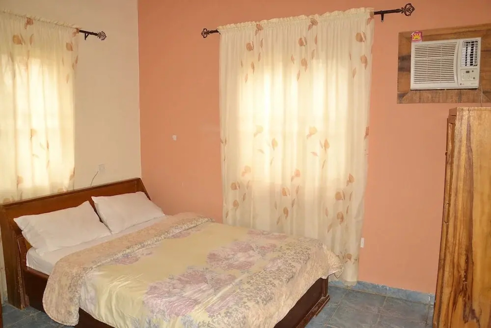 Jokems Airport View Hotel - Adults Only