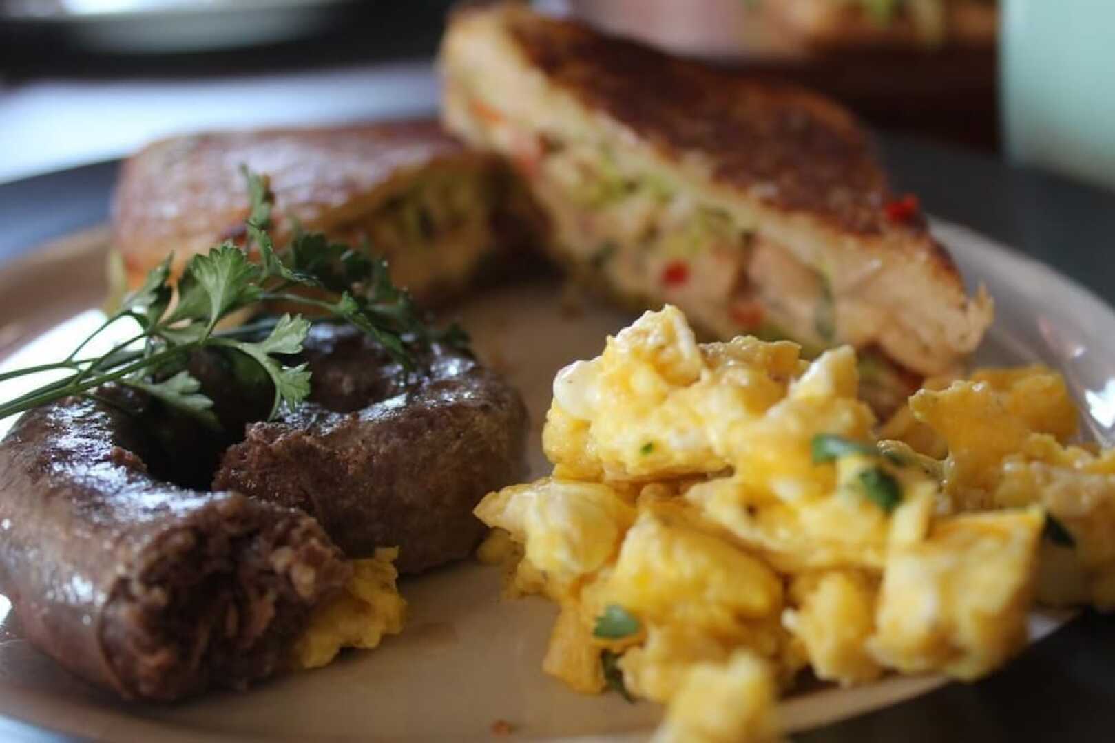 Tana Safaris Bush Camp