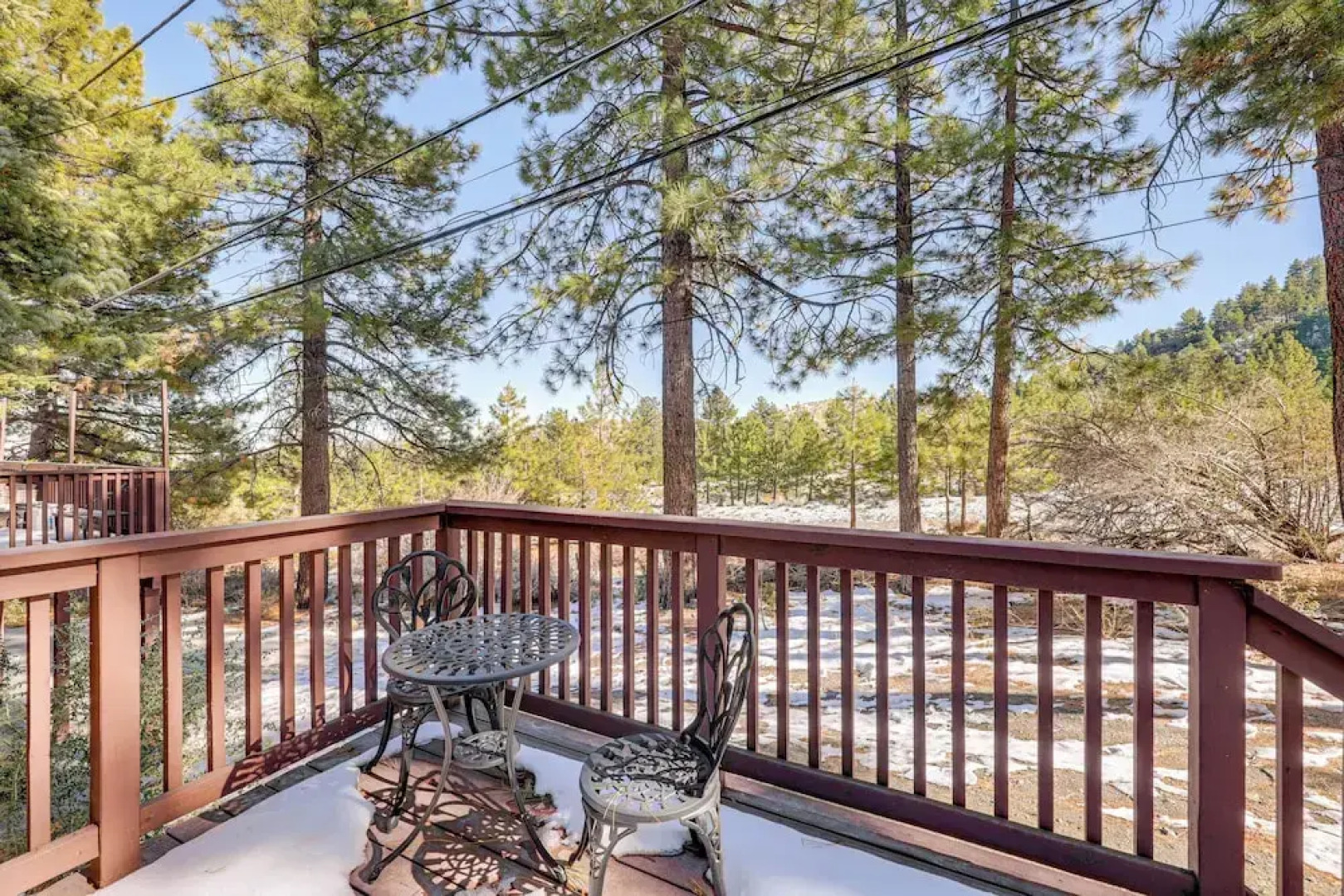 Wraparound Deck & Grill: Wrightwood Cabin Near PCT