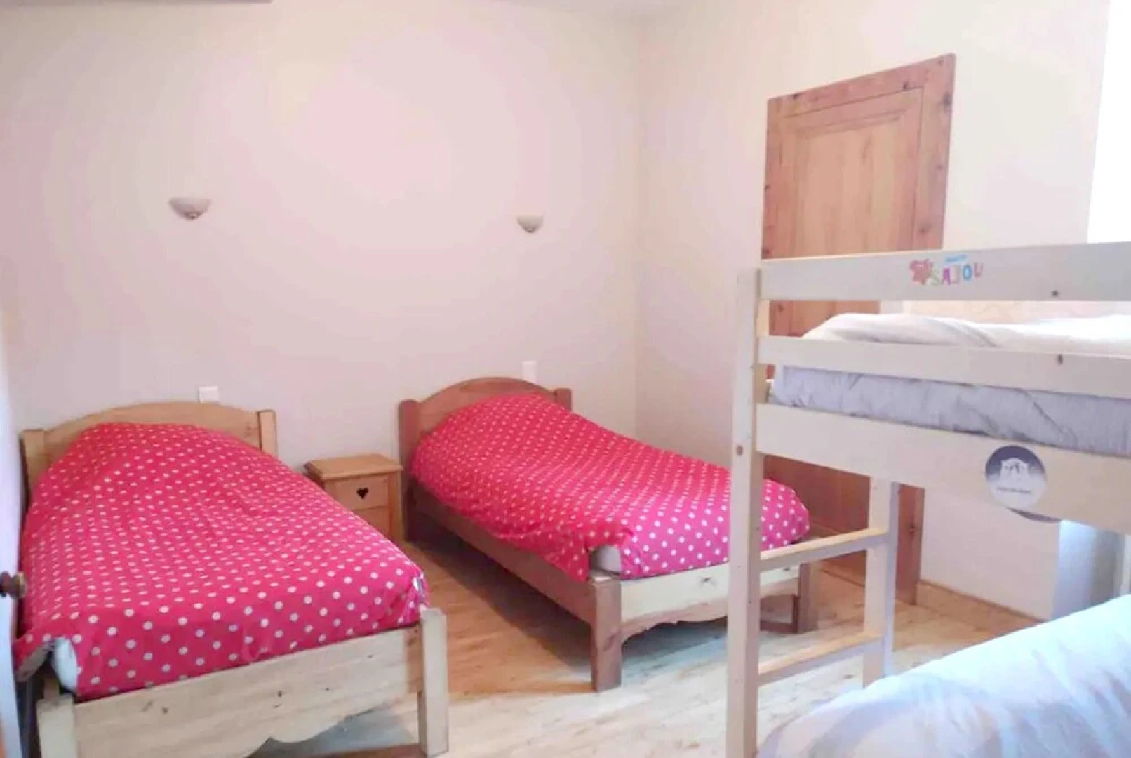 House With 4 Bedrooms in Saint-mamet, With Wonderful Mountain View, Enclosed Garden and Wifi - 18 km From the Slopes