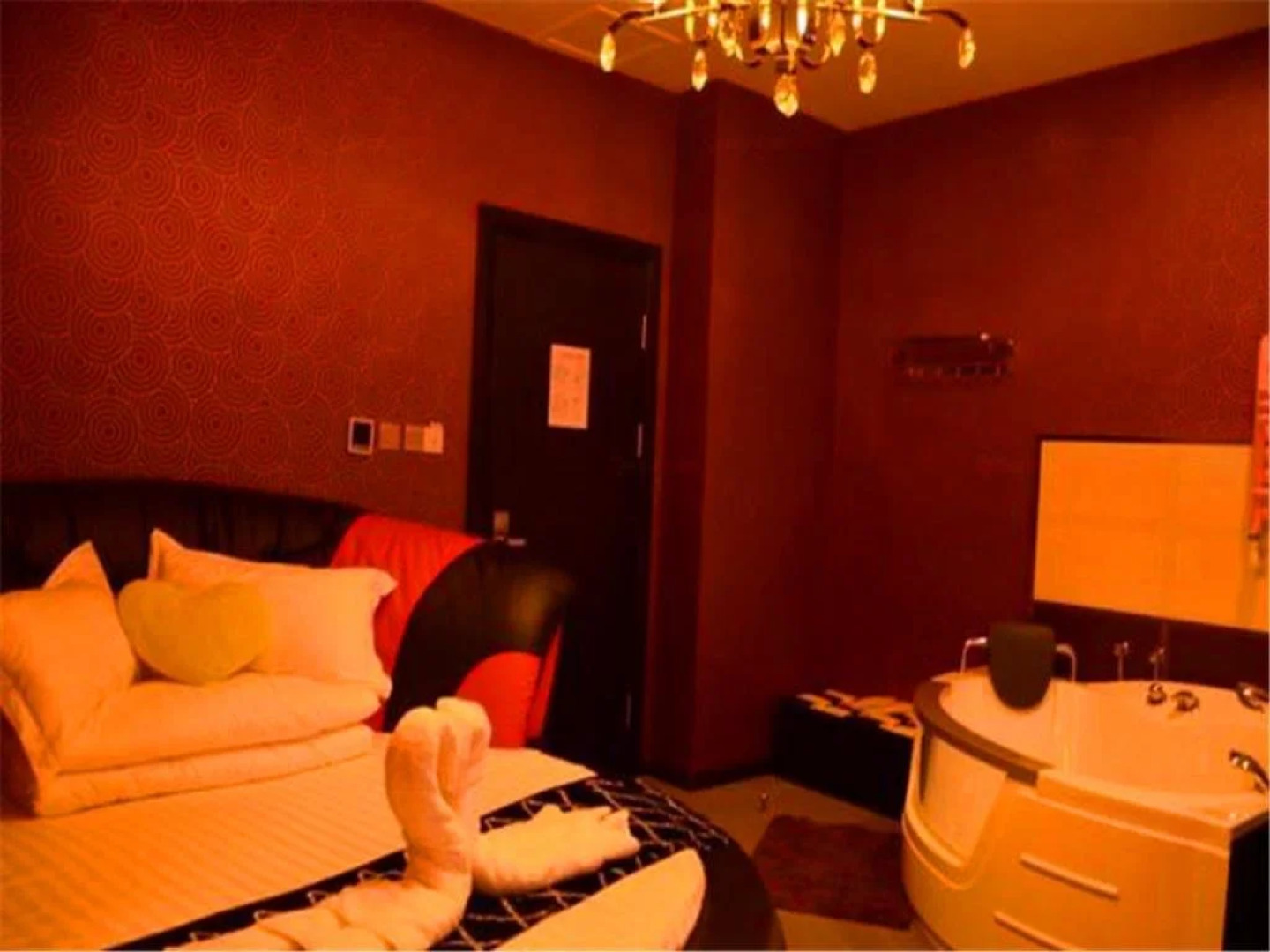 Dalian 1219 Theme Hotel