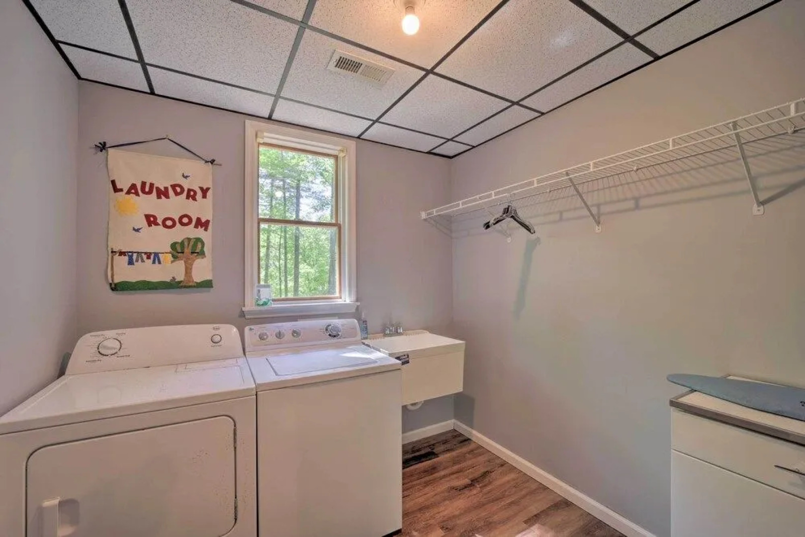 Pet-friendly Arden Retreat w/ Private Hot Tub