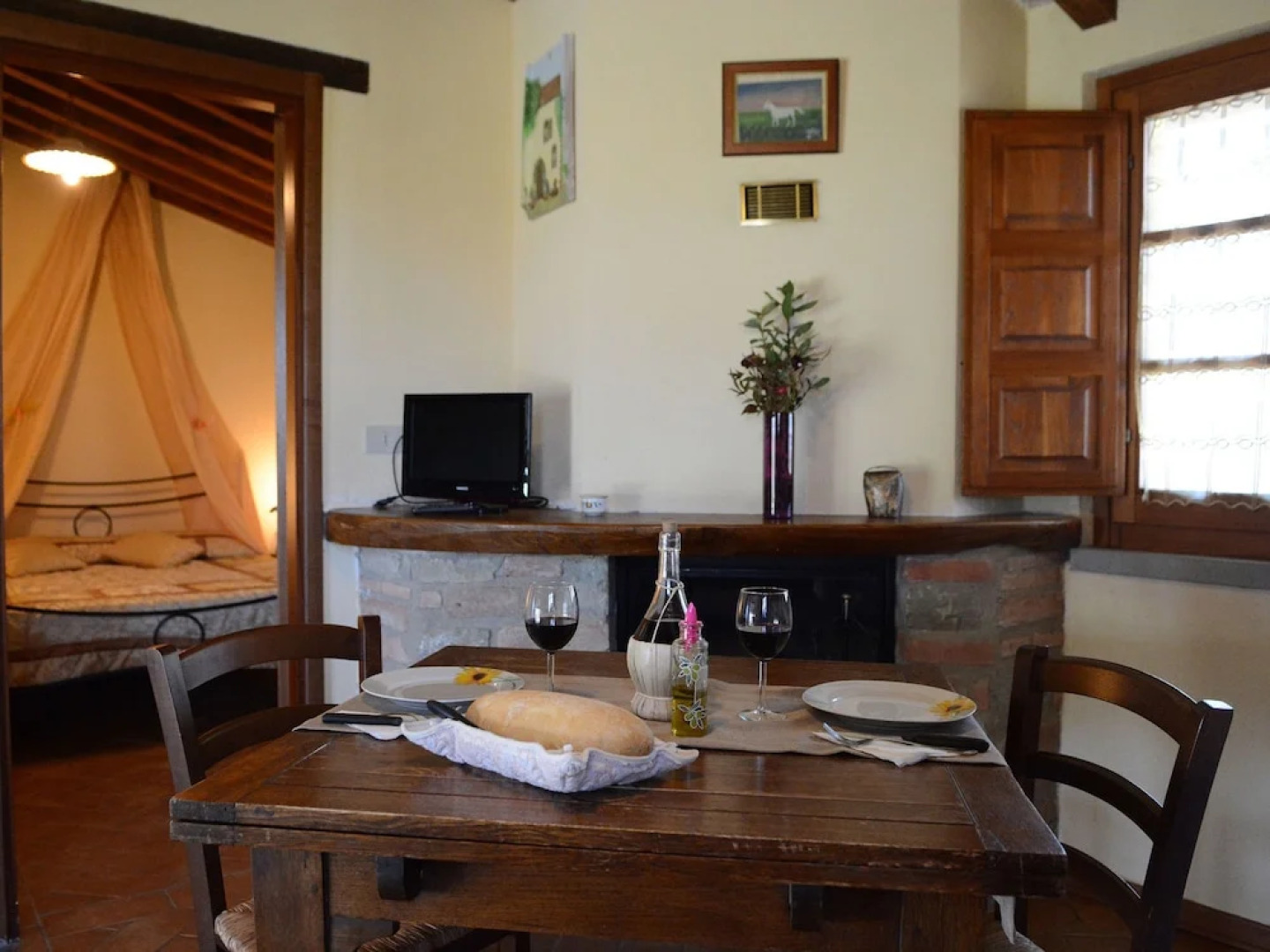 Cozy Holiday Home in Castiglion Fiorentino with Jacuzzi