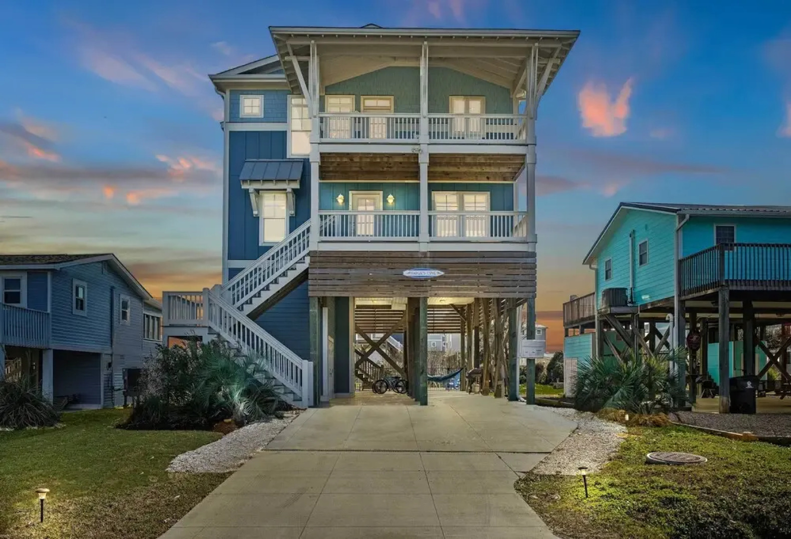 Oak Island Escape w/ Saltwater Pool, Walk to Beach