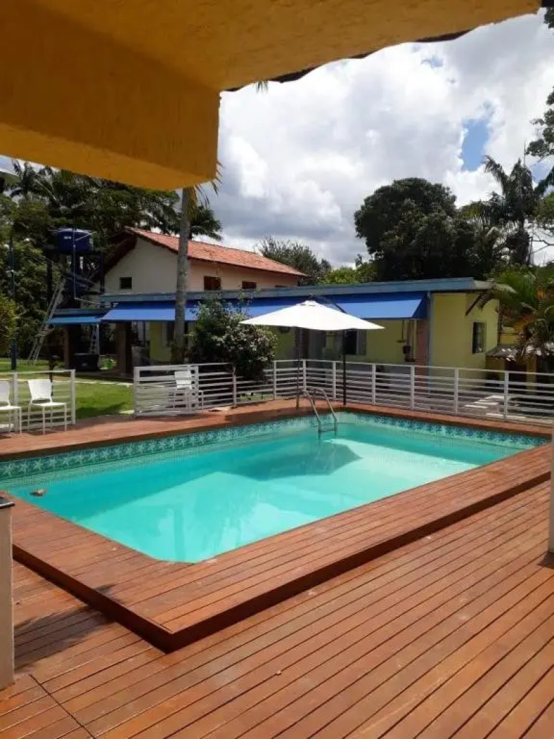 Chacara Guararema p/25 pessoas a 800mts do centro