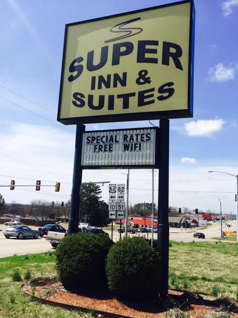 Super Inn & Suites