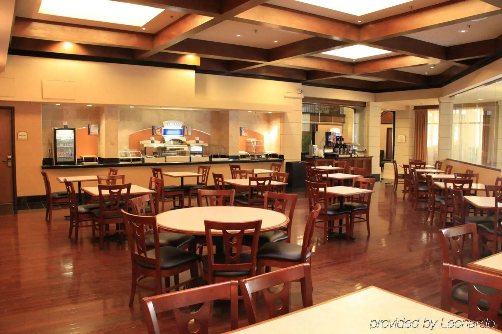 Holiday Inn Express & Suites Irving Dfw Airport North by IHG