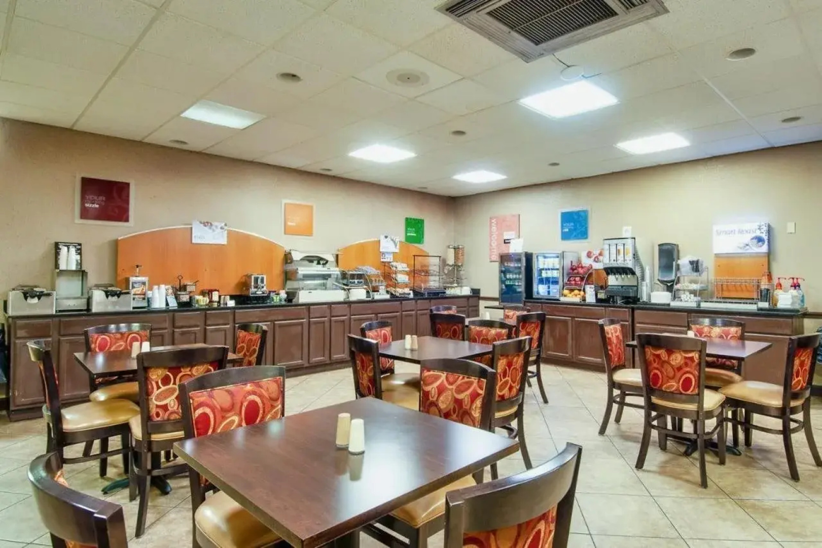 Days Inn & Suites by Wyndham Johnson City