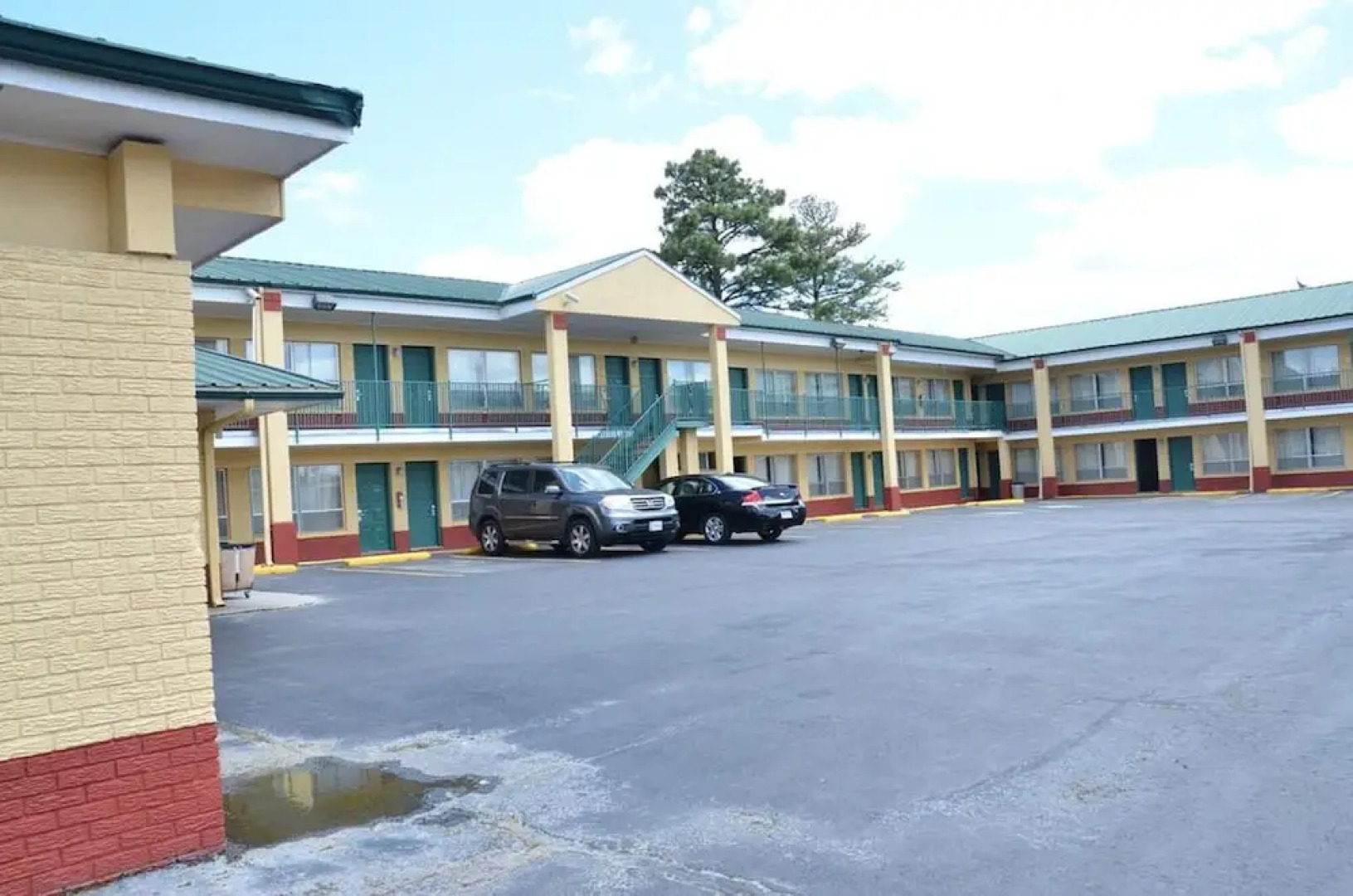 Americas Best Value Inn - Stuttgart