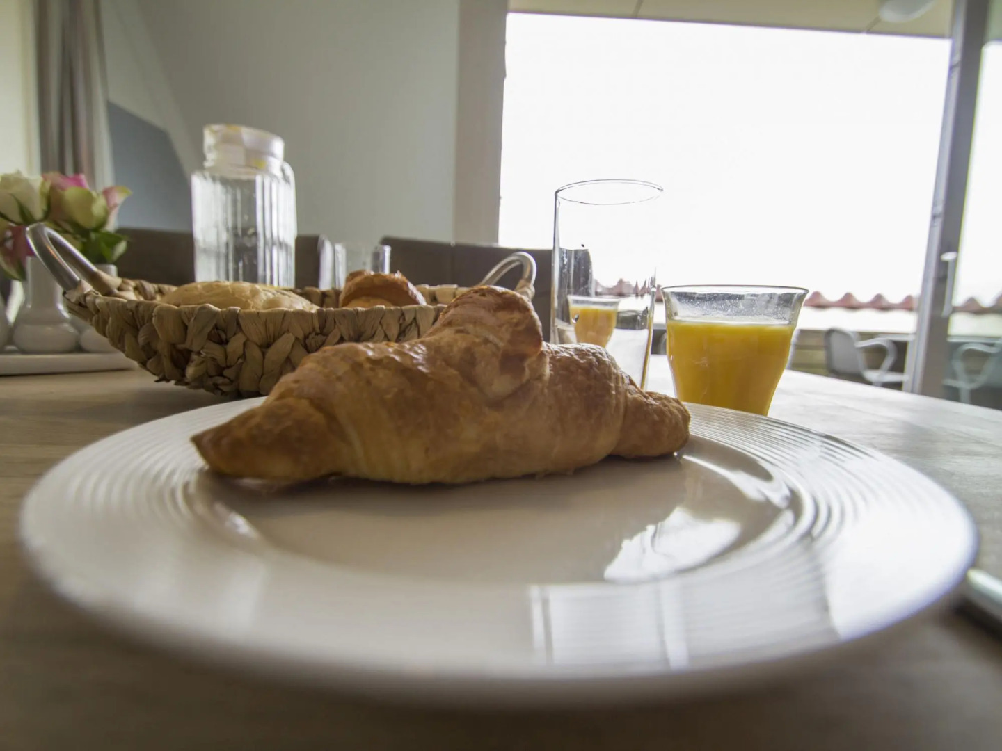 Comfortable Apartment With a Smart TV Near the Beach